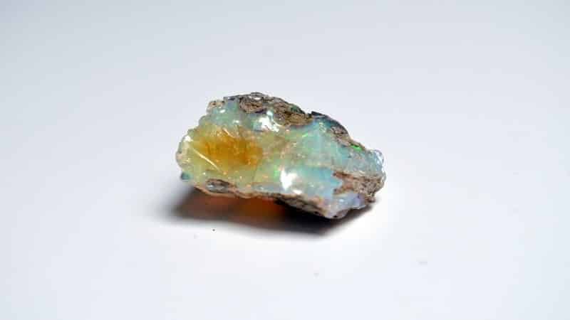 How to Tell If an Opal Is Real